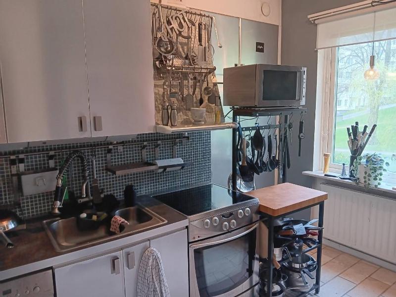 Room in apartment within walking distance to Avenyn etc - image 8