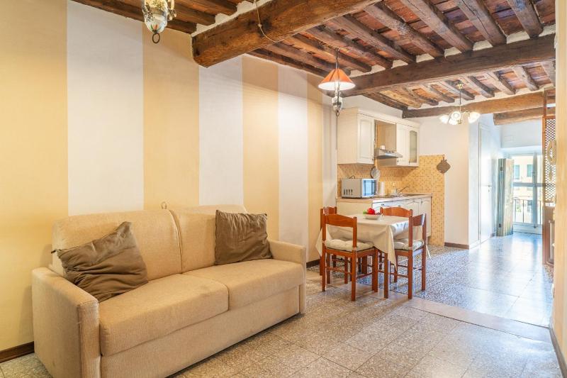 La Finestra Sull'Anfiteatro - image 11