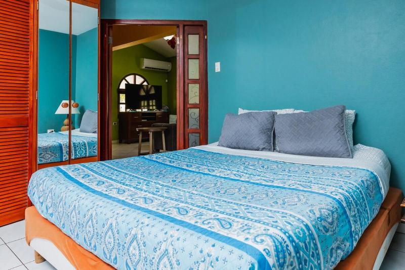 3Bed-PrivatePool NearHotelBeach - image 11