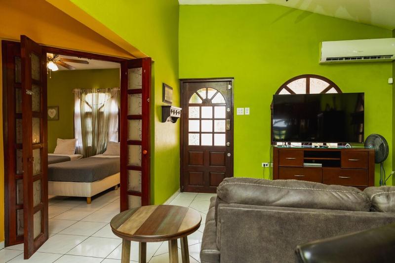 3Bed-PrivatePool NearHotelBeach - image 10
