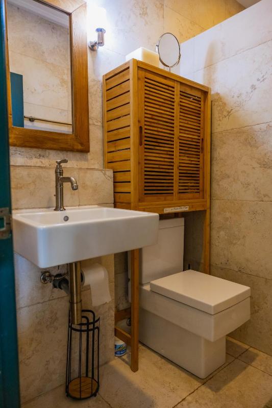 Luxurious 3BR Villa w Private Pool near Beach - image 3