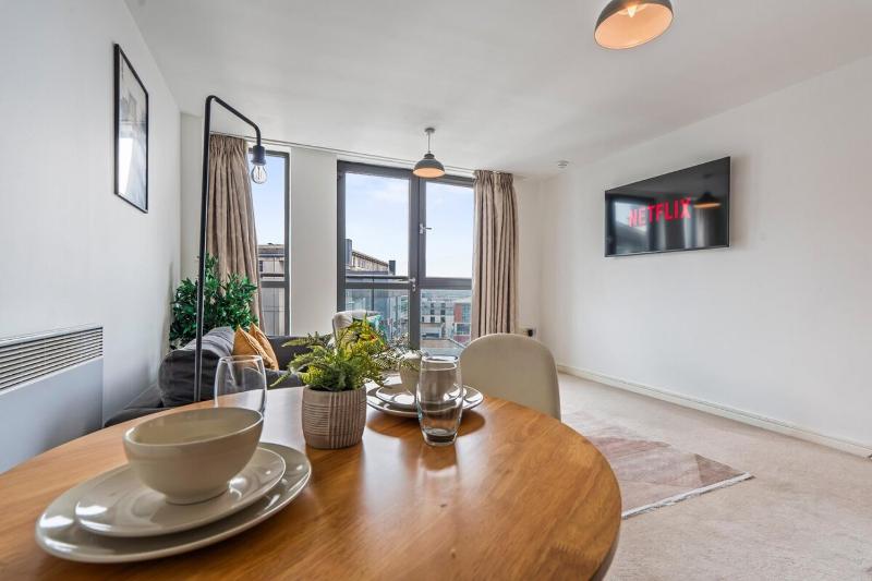 Cosy 1-BDR Apartment Birmingham City Centre - Mailbox - Fast Wi-Fi - image 23