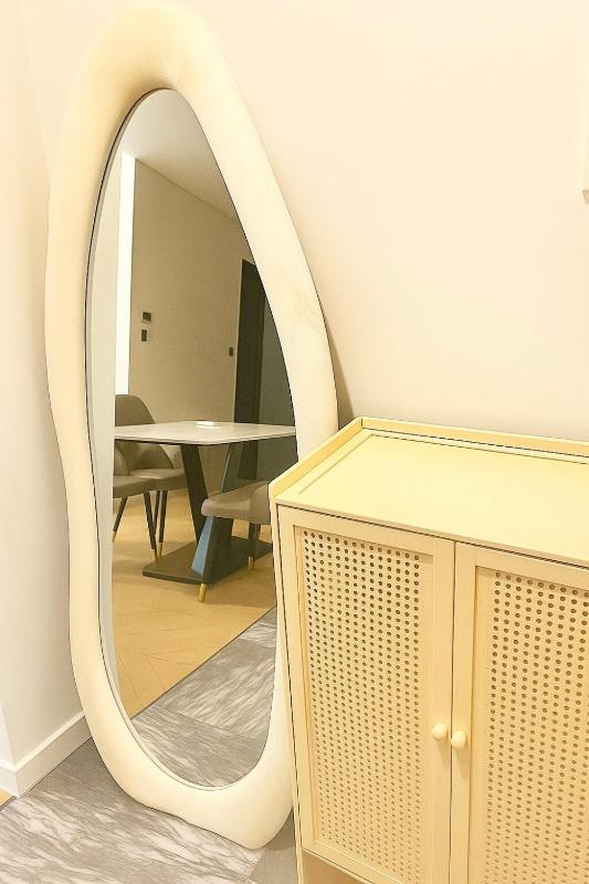 JUJU Home -Lmmiere Riverside-Luxury Stay in Yhao Dien - image 3