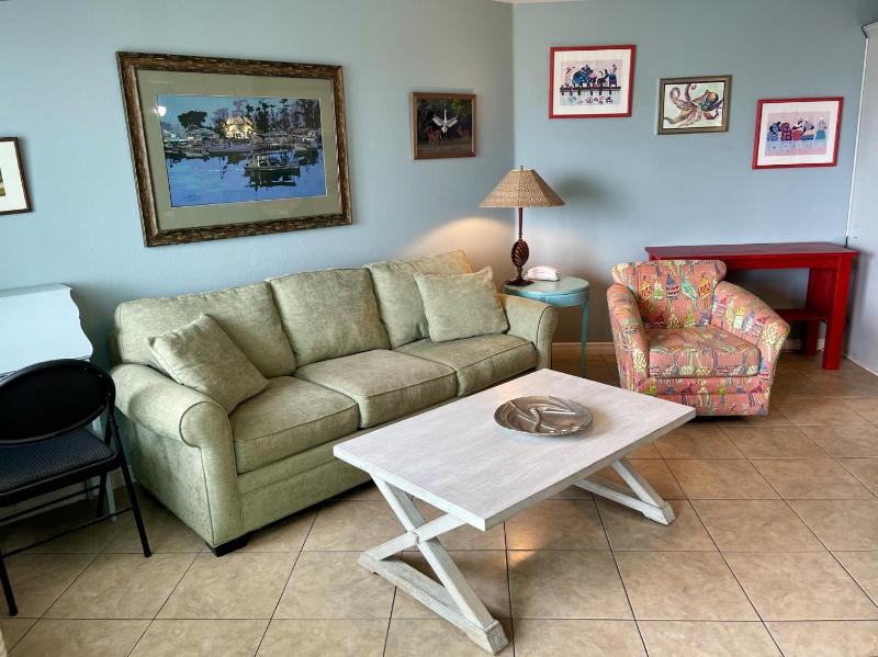 Beachgate Condo Suites and Hotel 523 condo - image 6