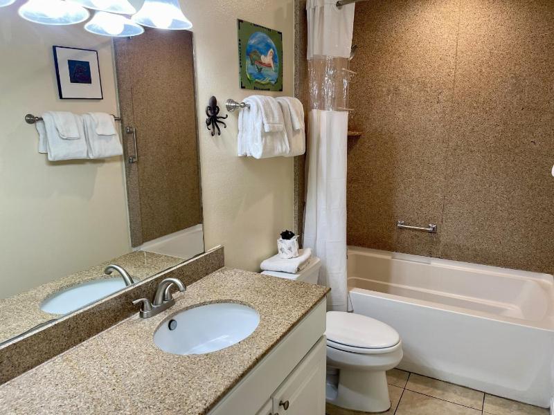Beachgate Condo Suites and Hotel 523 condo - image 8