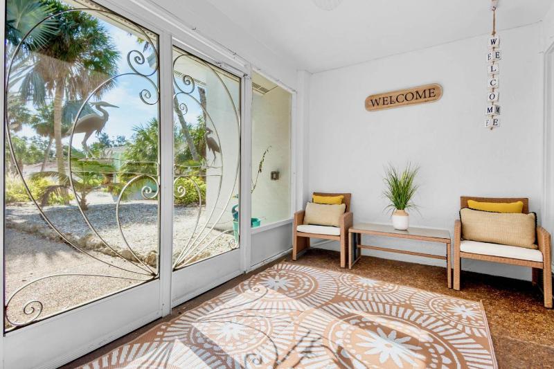Paradise Palms! - image 42