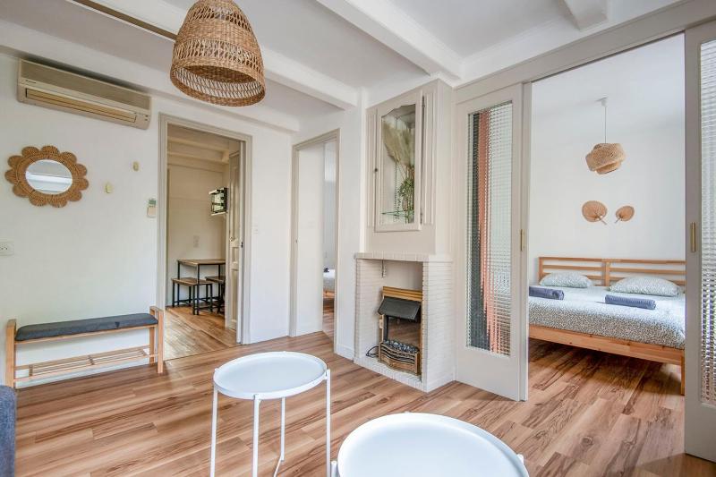 Bright apartment in Marseille - image 13