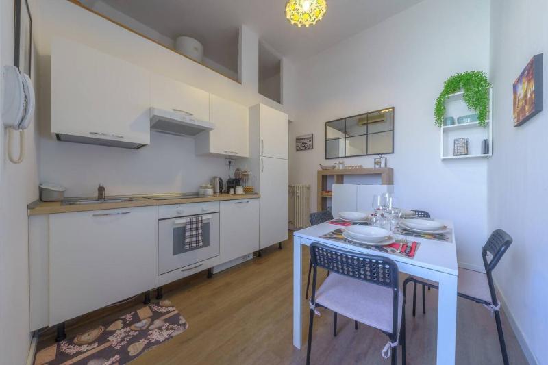 Suite in the Center of Bologna by Synergy Up to 4 Guests - image 7