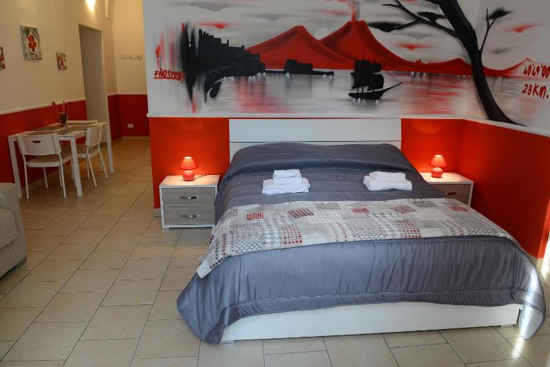 Standard Quadruple Room image 3