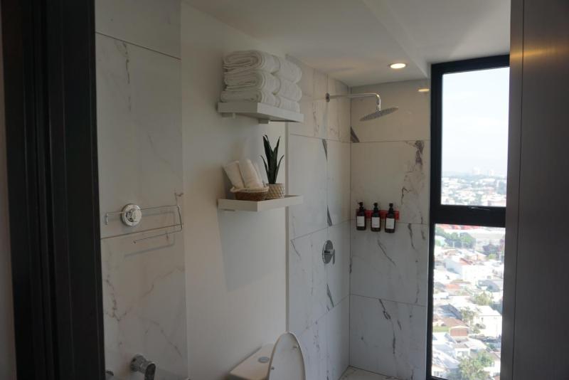 Luxury Skyline Apartment with pool city views & volcano views - image 3