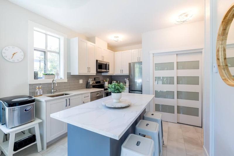 Panoramic Views from this gorgeous 2 Bed Property - Village Location - image 22
