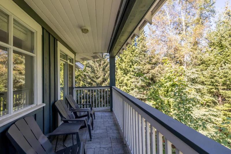 Panoramic Views from this gorgeous 2 Bed Property - Village Location - image 11