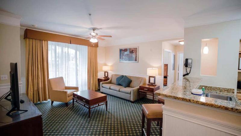Calypso Cay - 1BR King Bed Suite w Resort Access - image 15