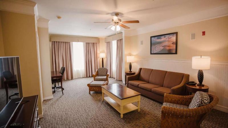 Calypso Cay - 1BR King Bed Suite w Resort Access - image 29