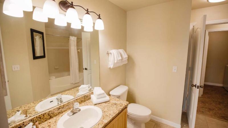 Calypso Cay - 2BR King Bed Suite w Resort Access - image 42
