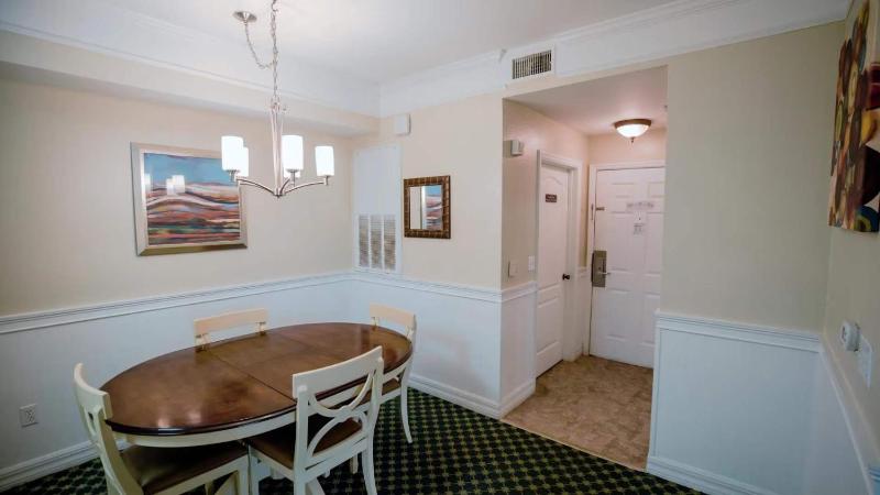 Calypso Cay - 2BR King Bed Suite w Resort Access - image 13