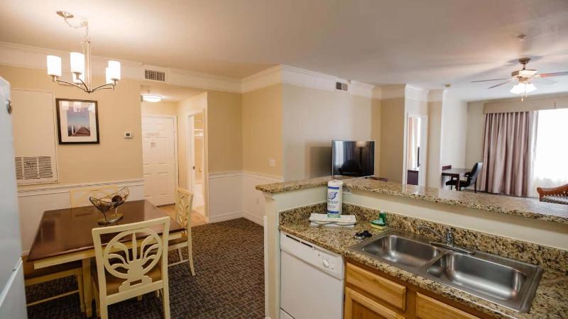 Calypso Cay - 2BR King Bed Suite w Resort Access - image 25