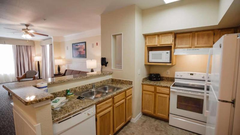 Calypso Cay - 2BR King Bed Suite w Resort Access - image 21