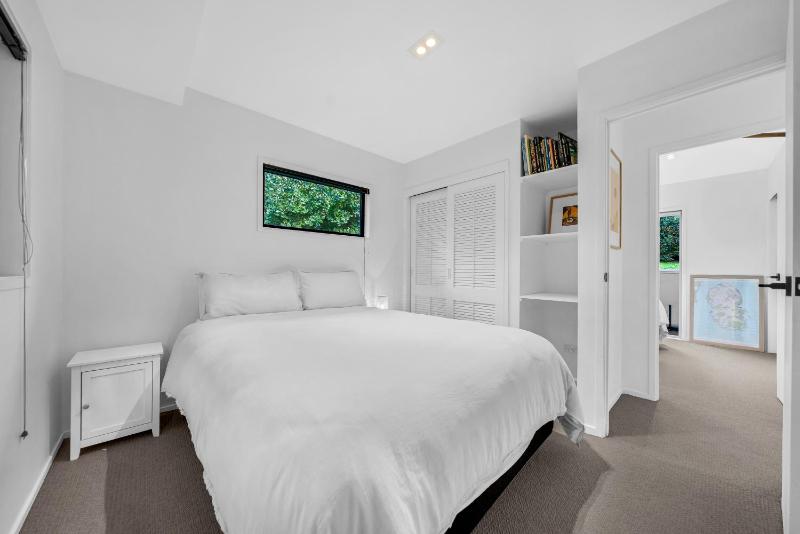 Narrowneck Escape by Bespoke Stays - image 16