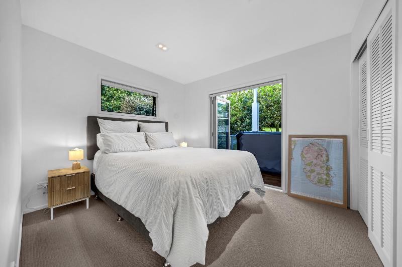 Narrowneck Escape by Bespoke Stays - image 14