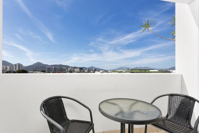 'Central Plaza' Adjacent Apartments with Rooftop Pool - image 15