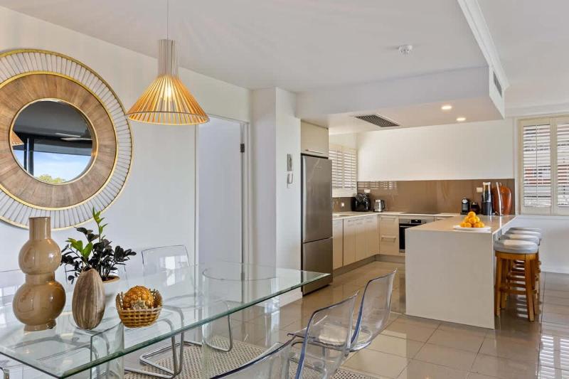 The Abbott—A Sea-Swept Esplanade Abode - image 13