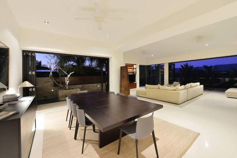 61 Murphy Street—A Poolside Villa for Four - image 24