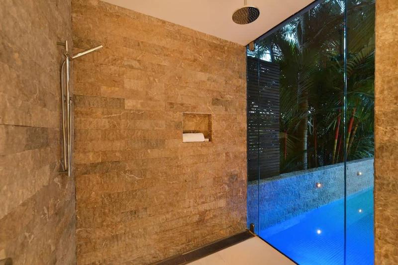 61 Murphy Street—A Poolside Villa for Four - image 23