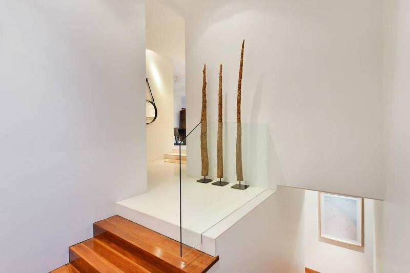 61 Murphy Street—A Poolside Villa for Four - image 17