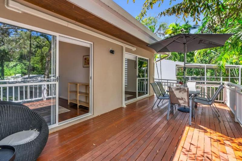 Nirvana - Steps to Four Mile Beach with Shared Pool - image 10