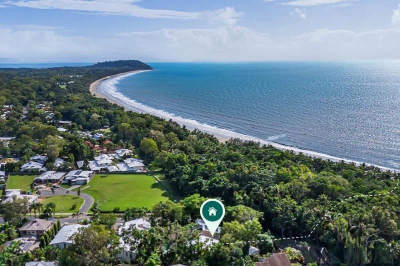 Nirvana - Steps to Four Mile Beach with Shared Pool - image 6