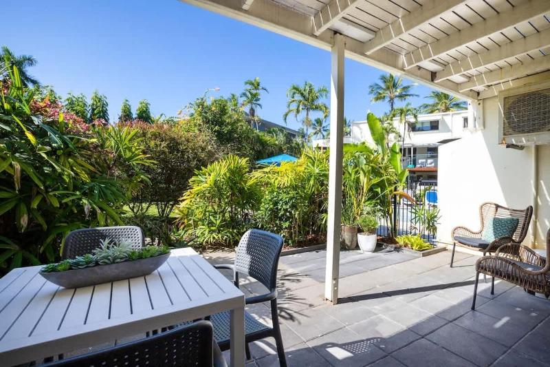 Mira - Poolside Beach Retreat by Four Mile Beach - image 28