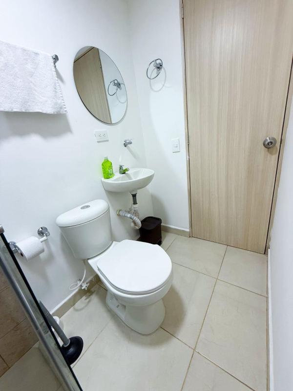 Económico apartamento en laureles wifi-Netflix - image 7