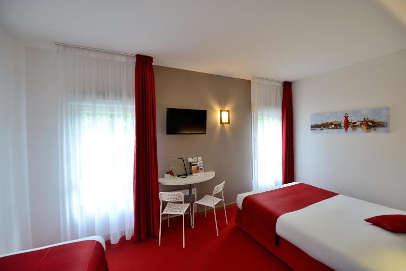 Comfort Triple Room image 2