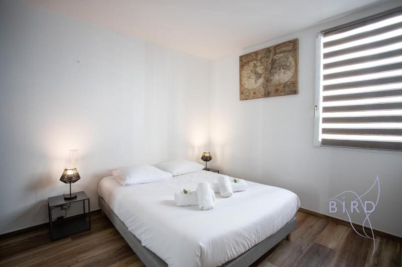 Duplex contemporain en bord de mer AC parking - image 6