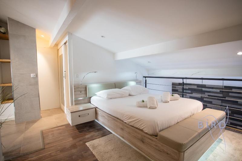 Duplex contemporain en bord de mer AC parking - image 24