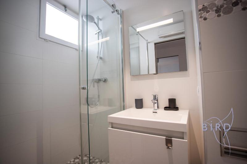 Duplex contemporain en bord de mer AC parking - image 19