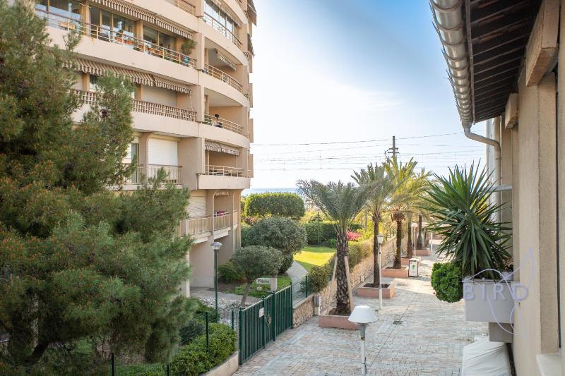 Duplex contemporain en bord de mer AC parking - image 32