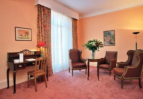 Superior Double Room image 3