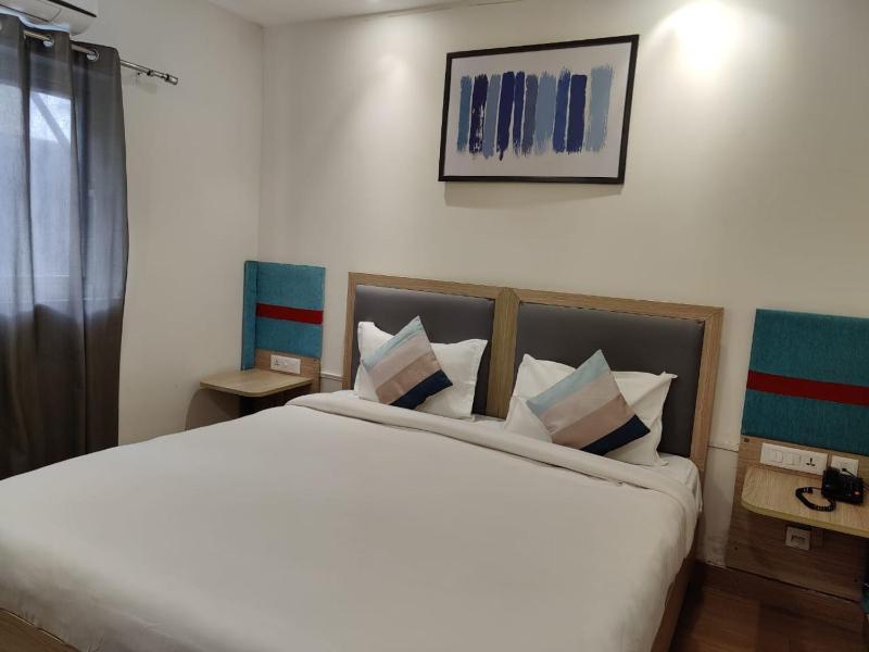 FlxHo Corporate Stays - Udyog Vihar - image 12