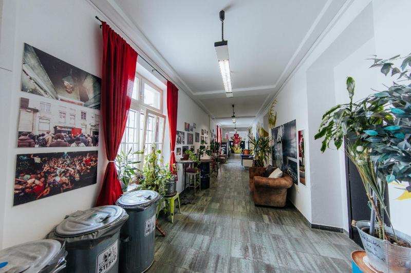 Party Hostel Zzz - image 13