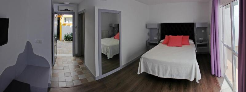 Deluxe Double Room with Spa Bath  image 4