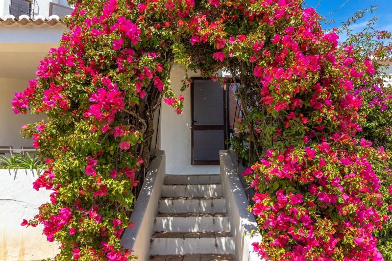 4 Bed Villa Pool & Tennis Court in Carvoeiro - image 29