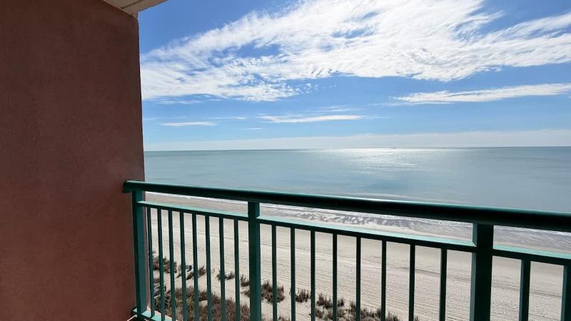 Fabulous Oceanfront 1bd pool and hot tub - image 20