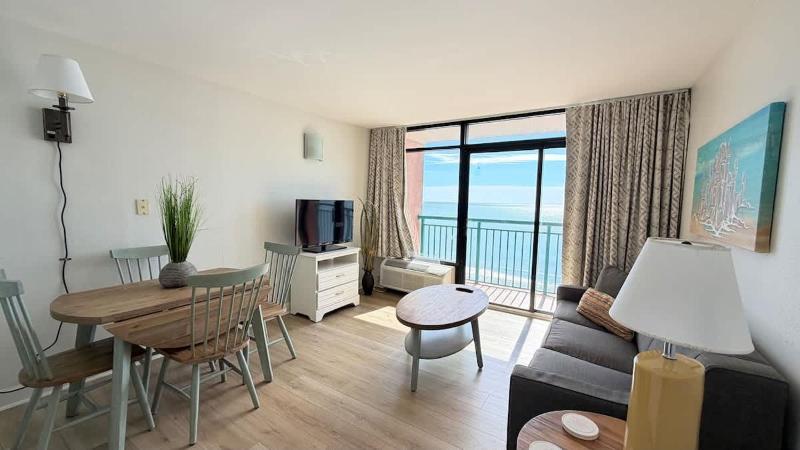 Fabulous Oceanfront 1bd pool and hot tub - image 15