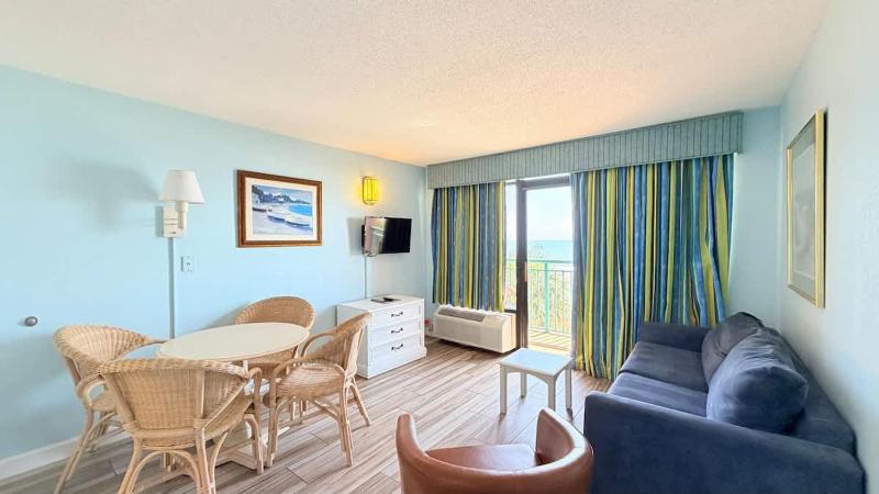 Direct Oceanfront 1BR 3rd Floor Retreat - image 1