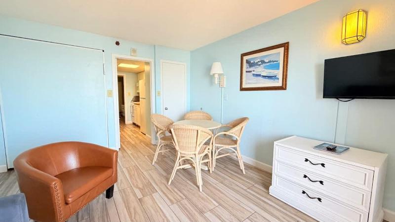 Direct Oceanfront 1BR 3rd Floor Retreat - image 13
