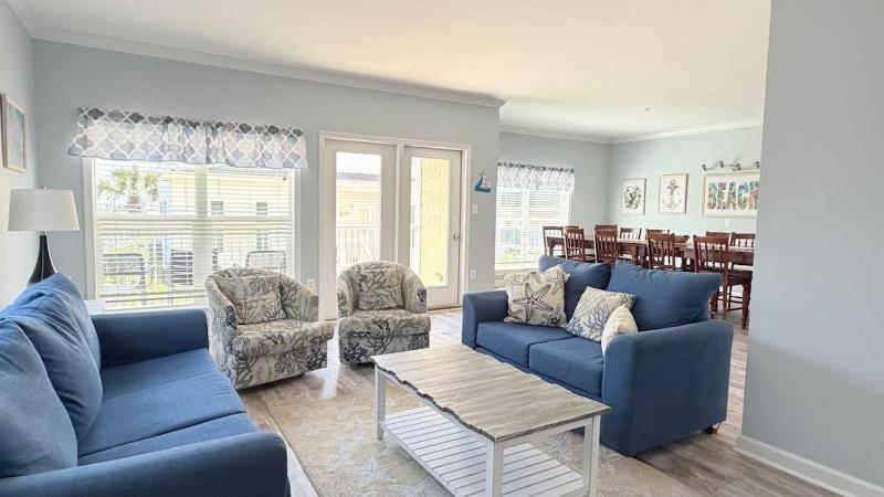 Spacious 7 bedrooms duplex walk to the beach pool - image 39