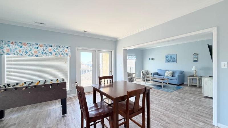 Spacious 7 bedrooms duplex walk to the beach pool - image 19