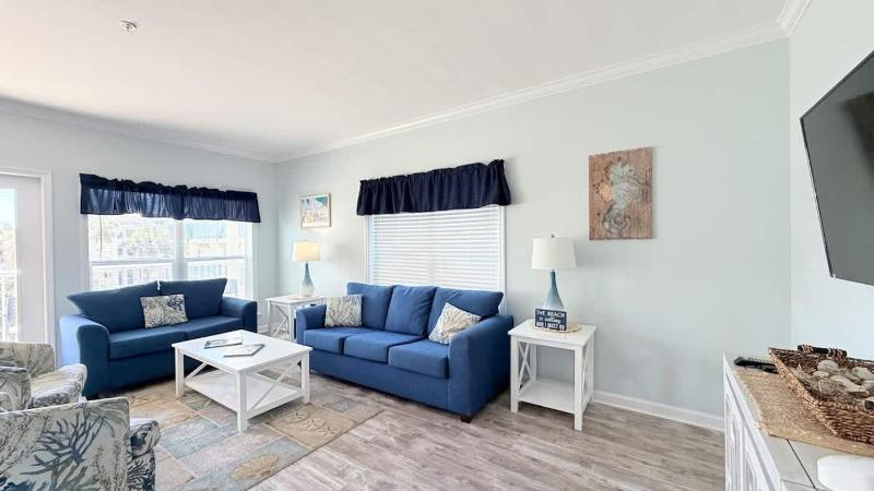 Beautiful 7BR Beach House Pool Walk to Beach - image 17